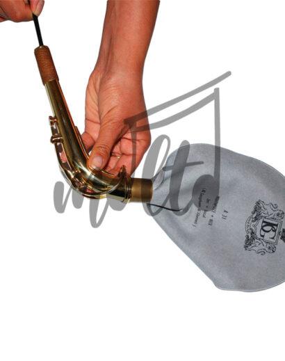 141-A31-ALL-NECK+MOUTHPIECE-SWAB-MICROFIBRE-IN-USE-NECK-ALL-SAX-(3) NECKMOUTHPIECE